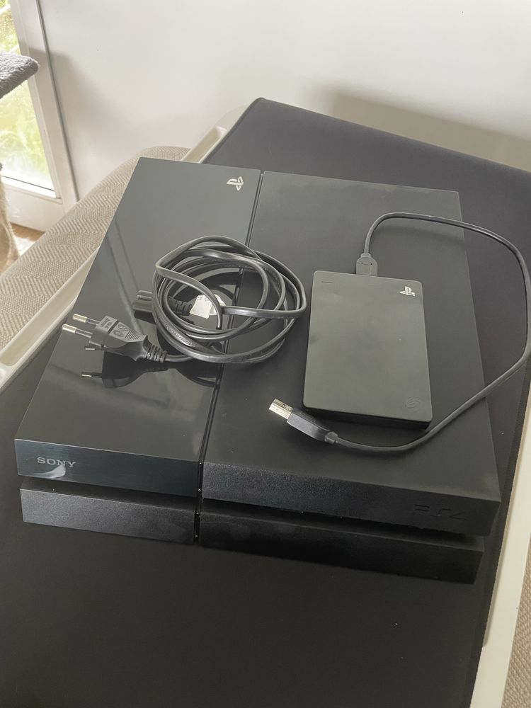 Ps4 500Gb usada + game drive 2Tb