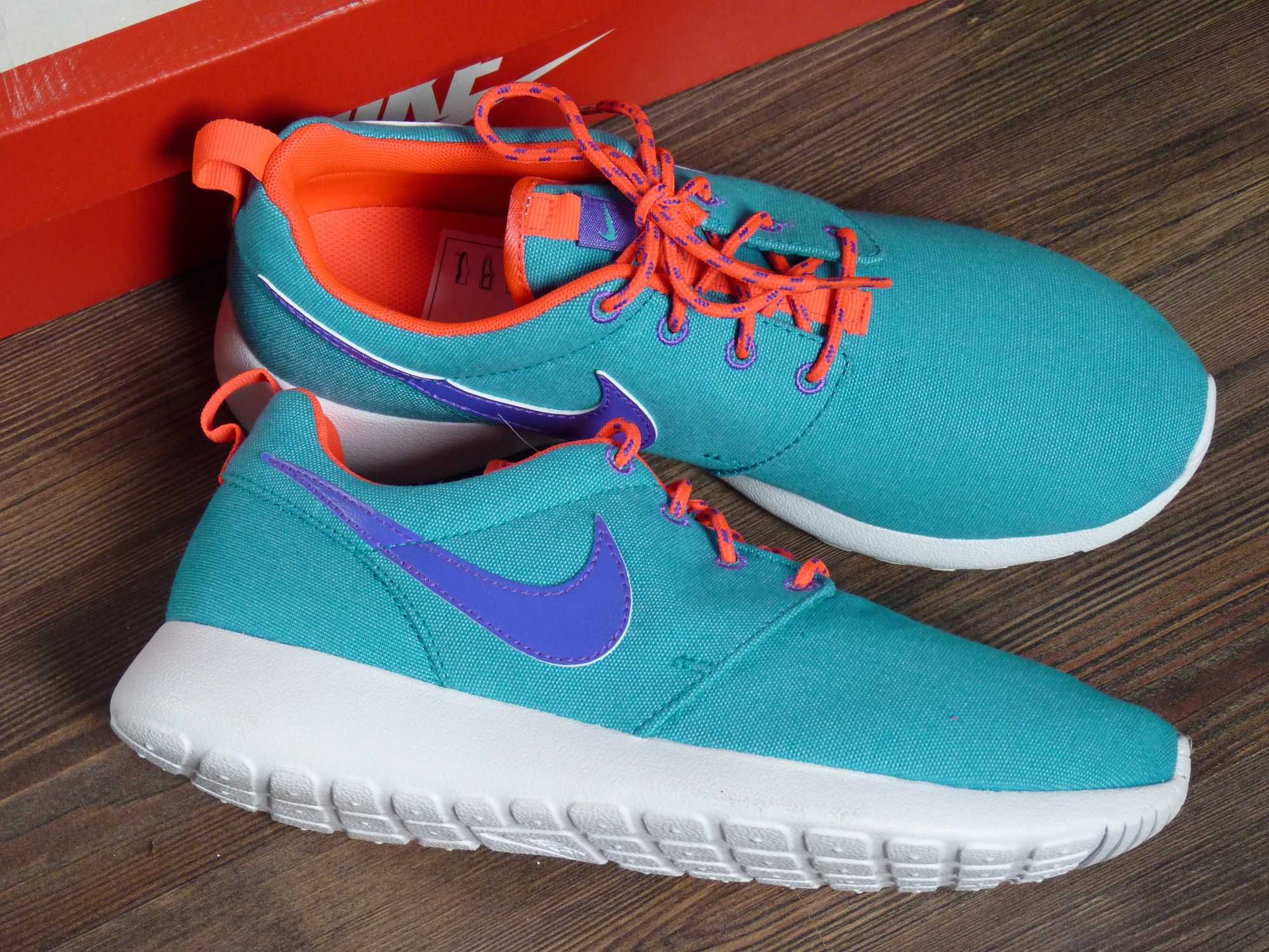 NIKE Rosherun Nowe 38,5