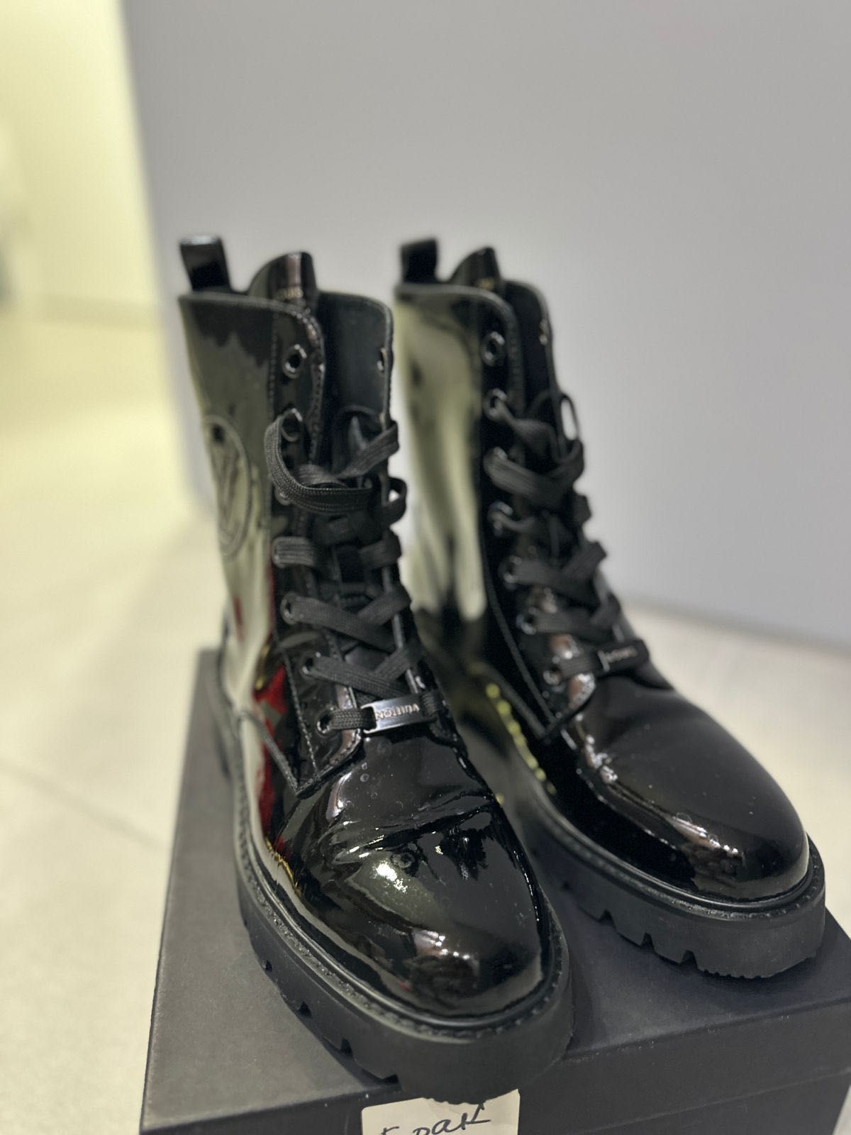 Ботинки известного брэнда Louis Vuitton