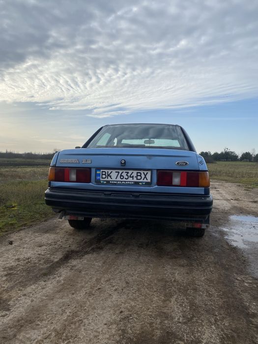 Машина форд сієра