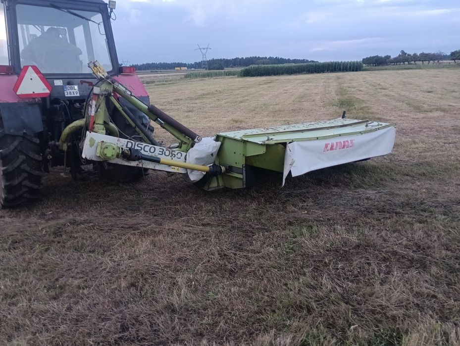 Claas disco 3100 oraz 3050 z kondycjonerem i kuhn gmd 902