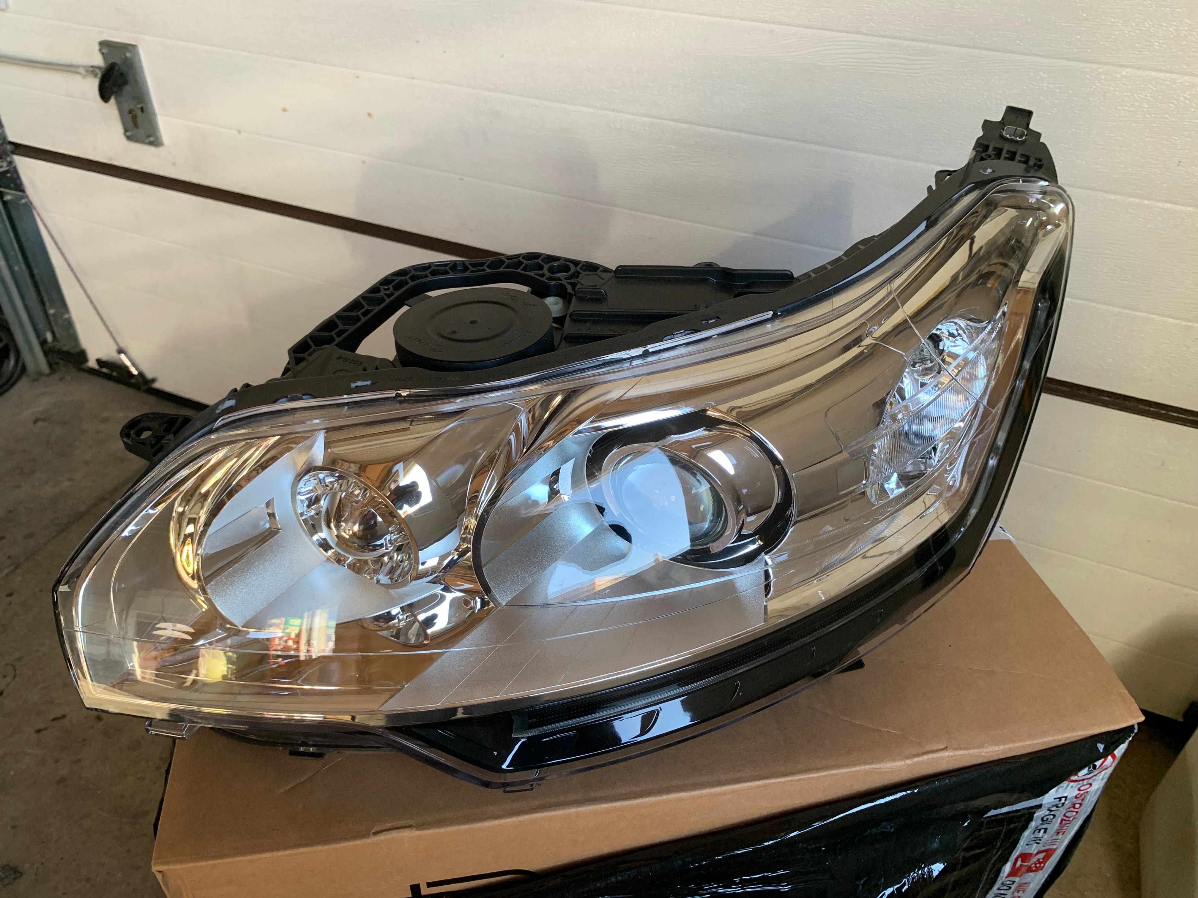 Citroen C5 III X7 Lift Lewy Xenon+Led lampa reflektor  11-17r NOWA