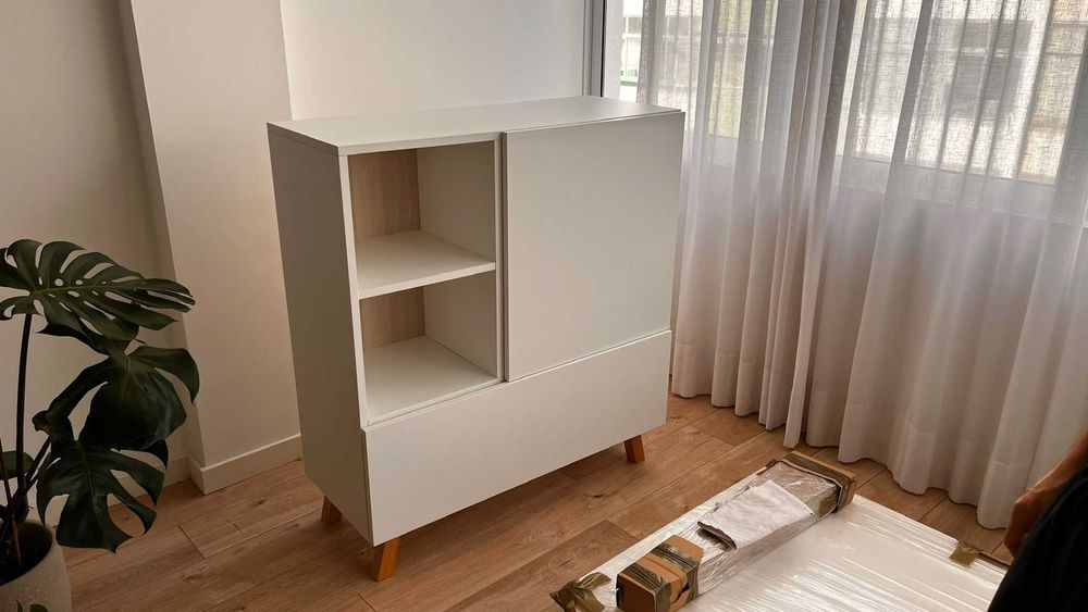 Vendo Aparador Móvel p/ Sala - Branco com Porta, Prateleiras e Gaveta
