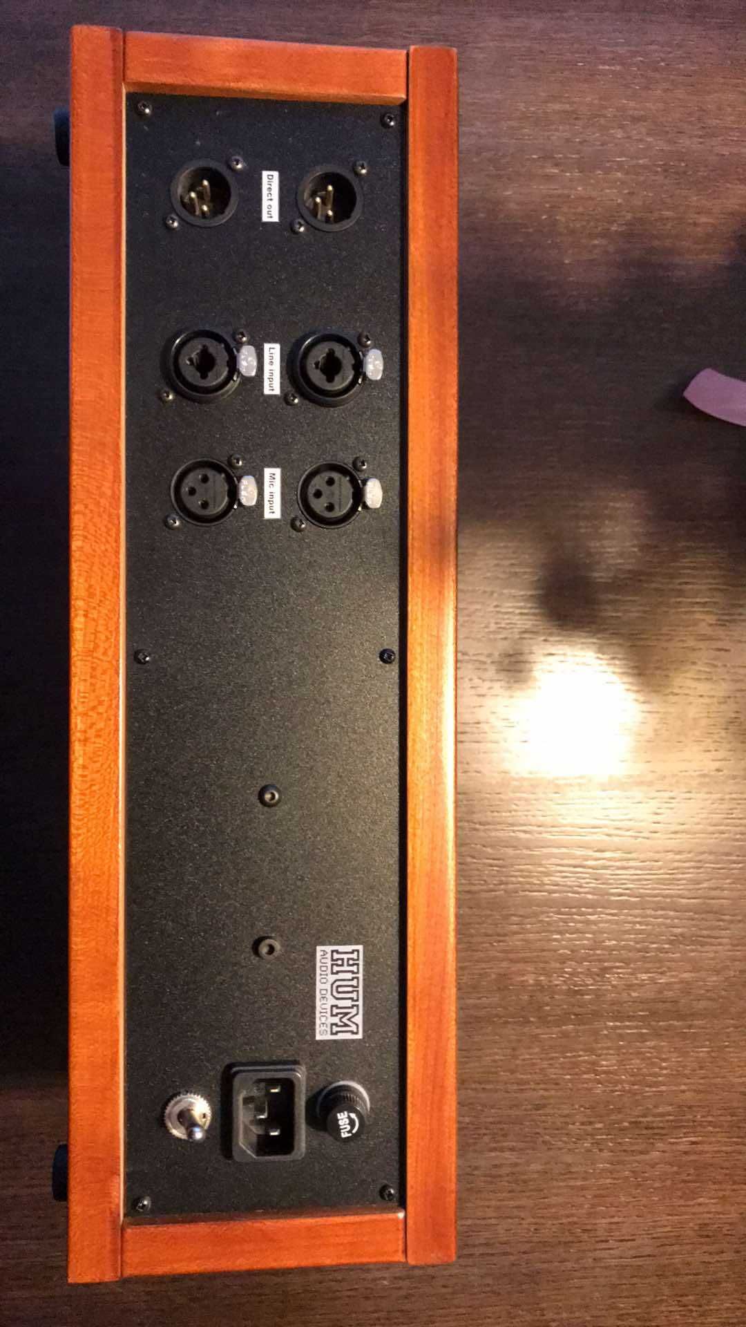 Preamp korektor Neve 8108 rack w kolorze mahoniowym