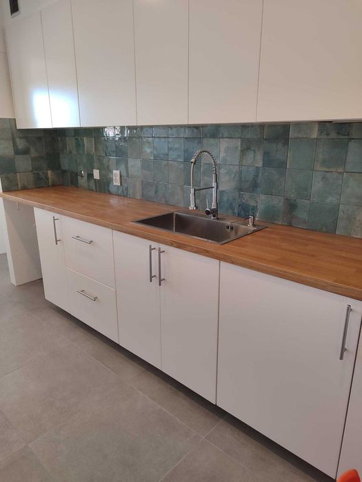 T1 + 1 Remodelado com Terraço de 18m2 - Último Andar, Virado a Sul