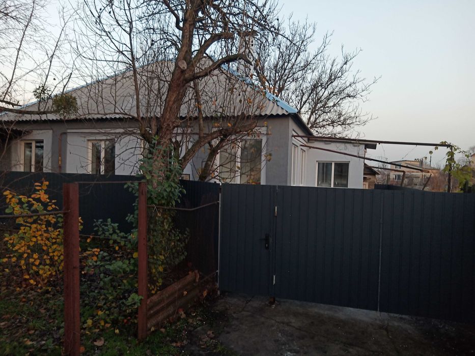 Здам будинок в оренду в місті Ізюмі сімейній парі