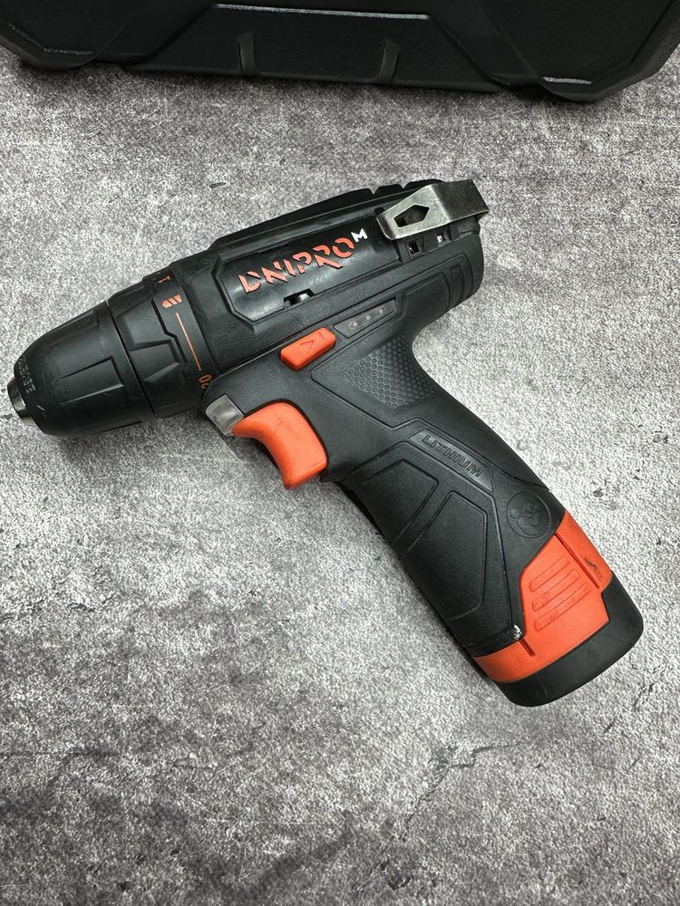 Шуруповерт Dnipro m CD12CX