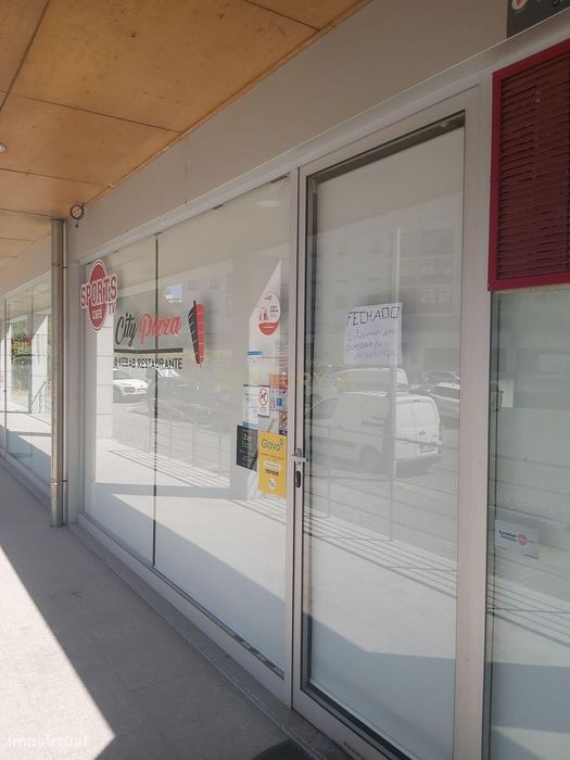 Loja em r/c de prédio em zona central