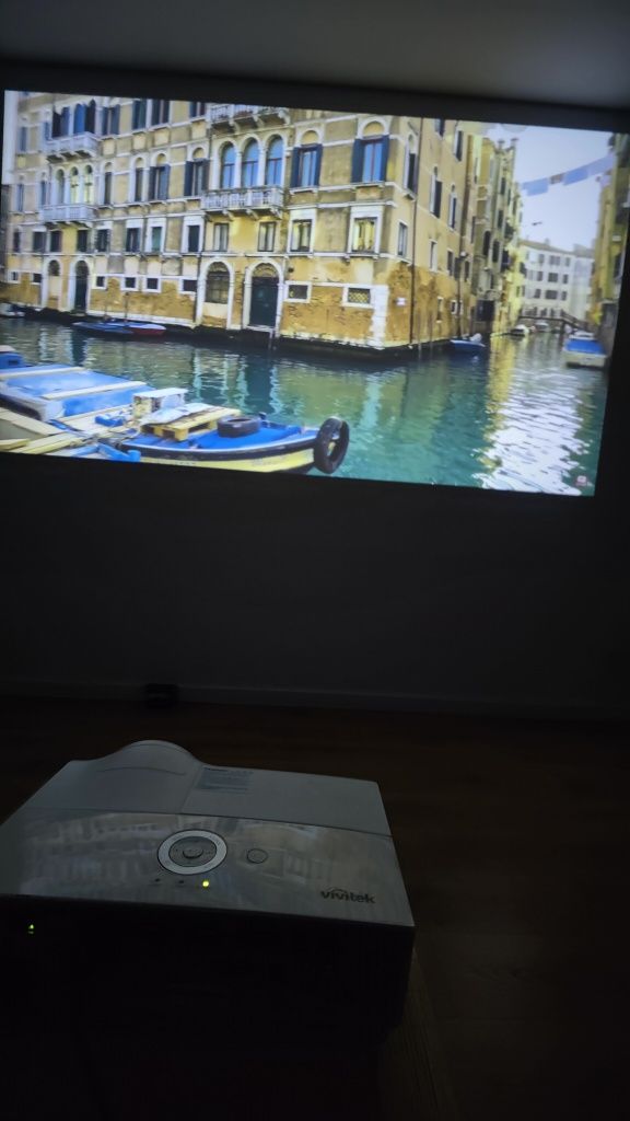 Vivitek 881st krótkoogniskowy DLP projektor rzutnik HD 3D HDMI jasny