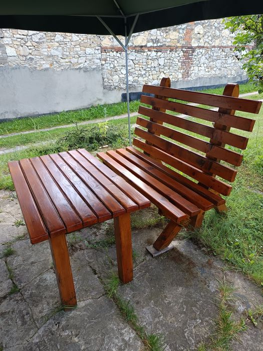 Stół drewniany i ławka