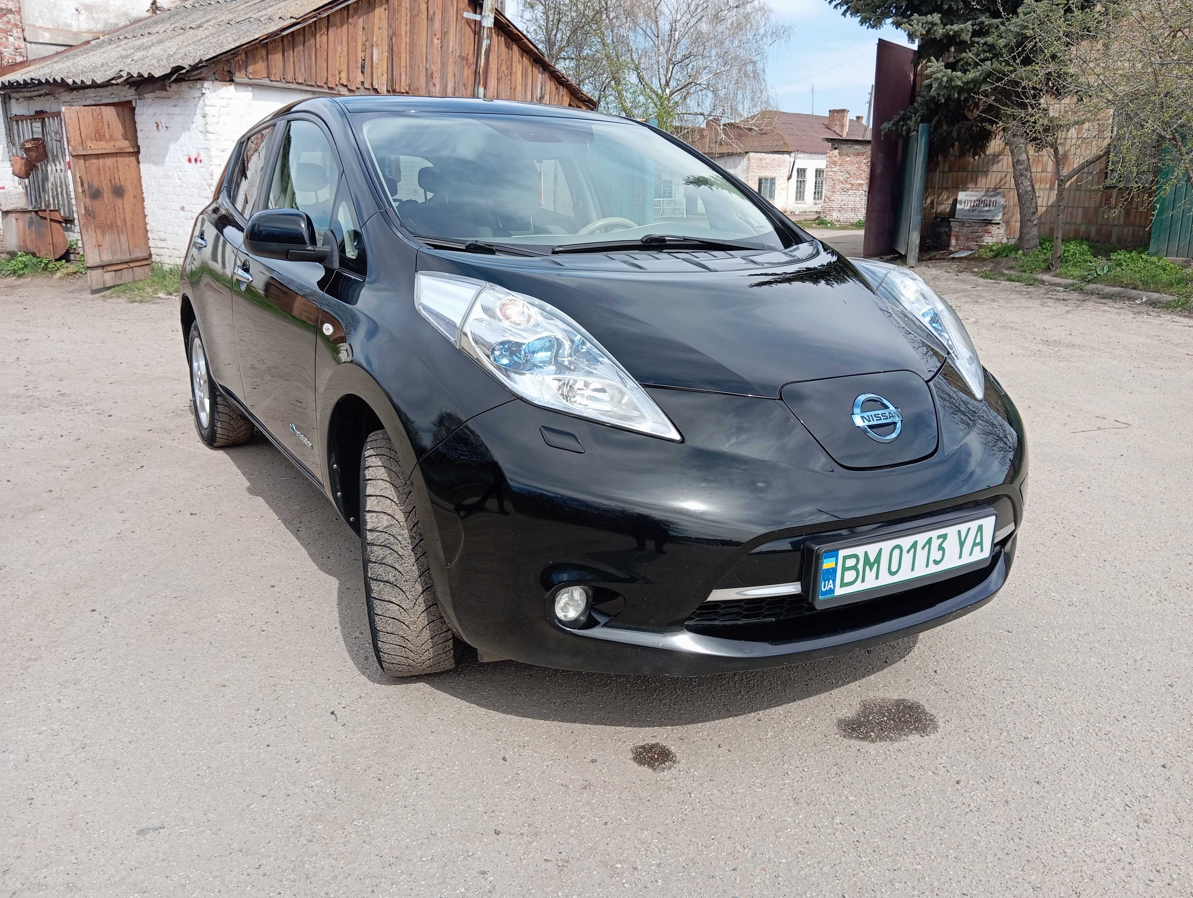 Продам автомобіль Nissan leaf