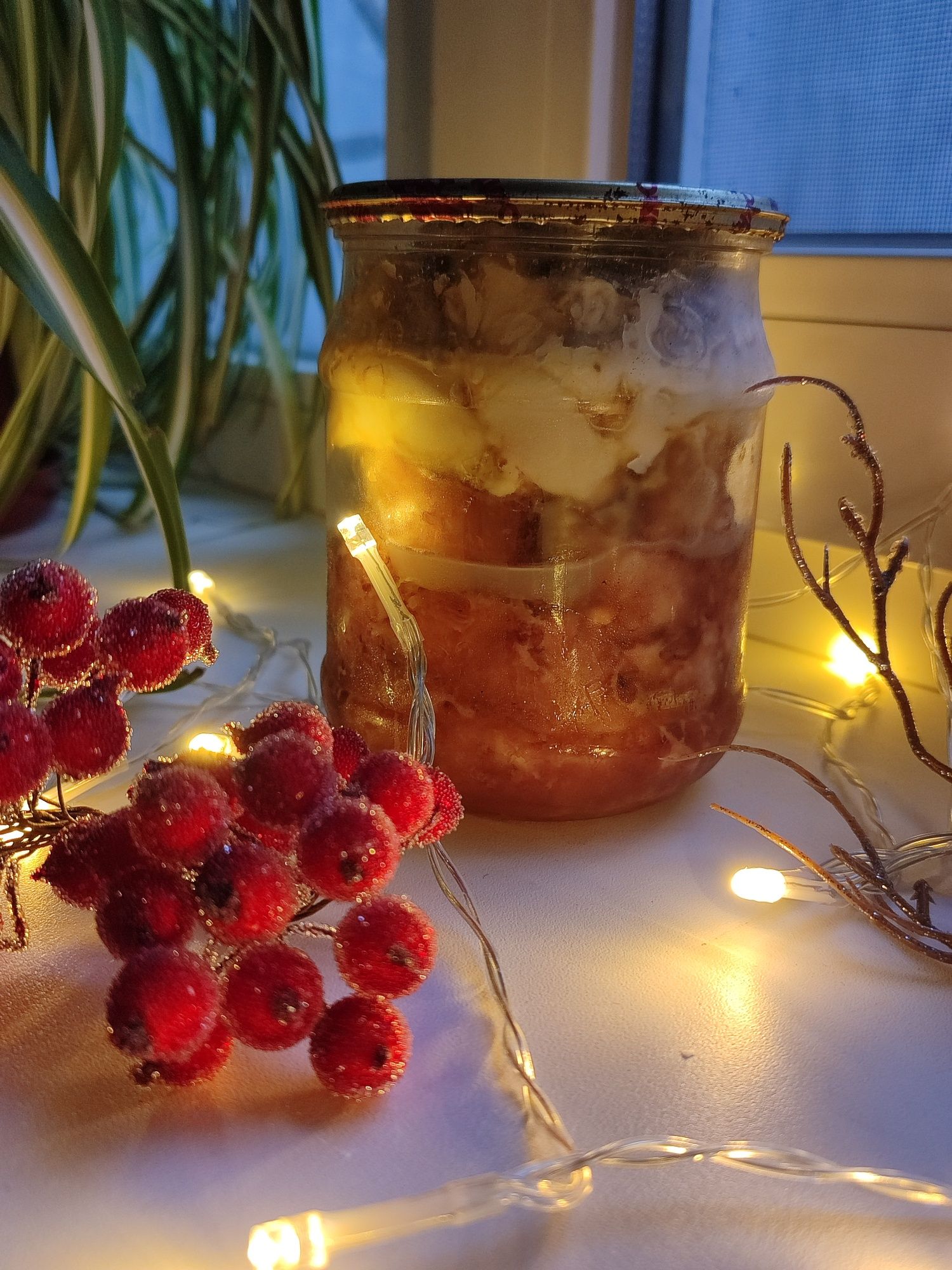 Доступна в продажу домашняя тушёнка, из мяса свинины, и курицы.