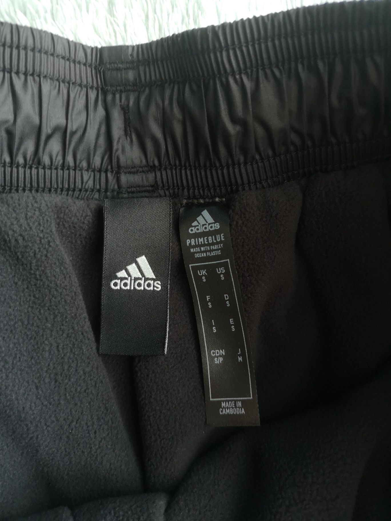 Adidas Performance czarne ocieplane spodnie dresowe typu jogger r. S