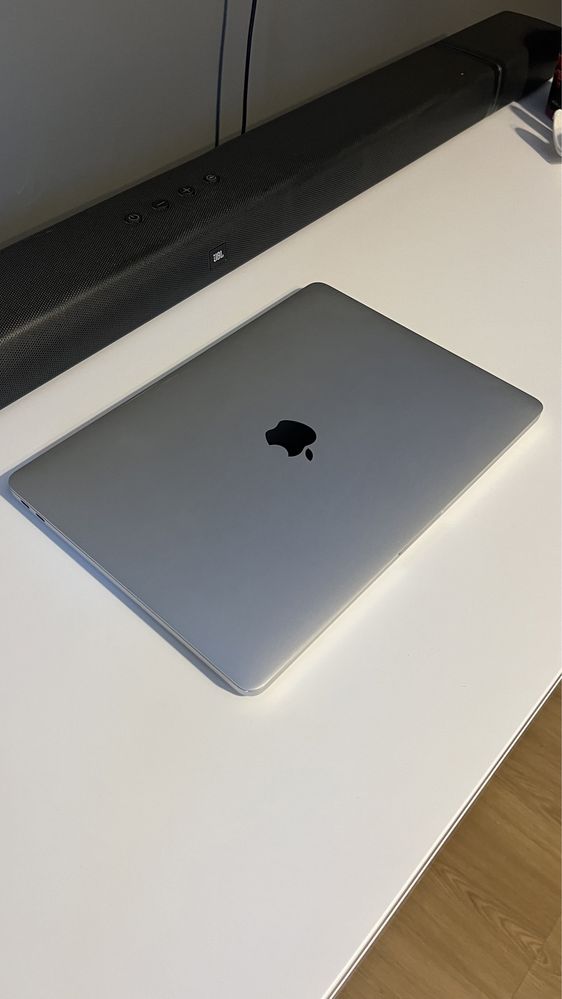 MacBook Pro 17 (Como Novo)