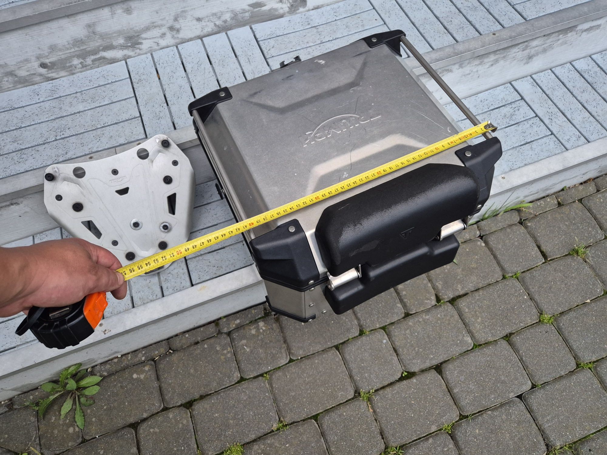 Kufer centralny z płytą Triumph 1200 23r. top case