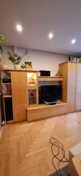 sprzedam drewniane meble do salonu