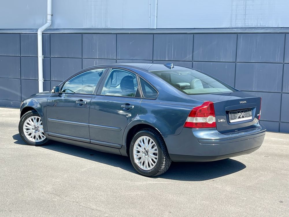 Продам срочно машину VOLVO S40 дизель