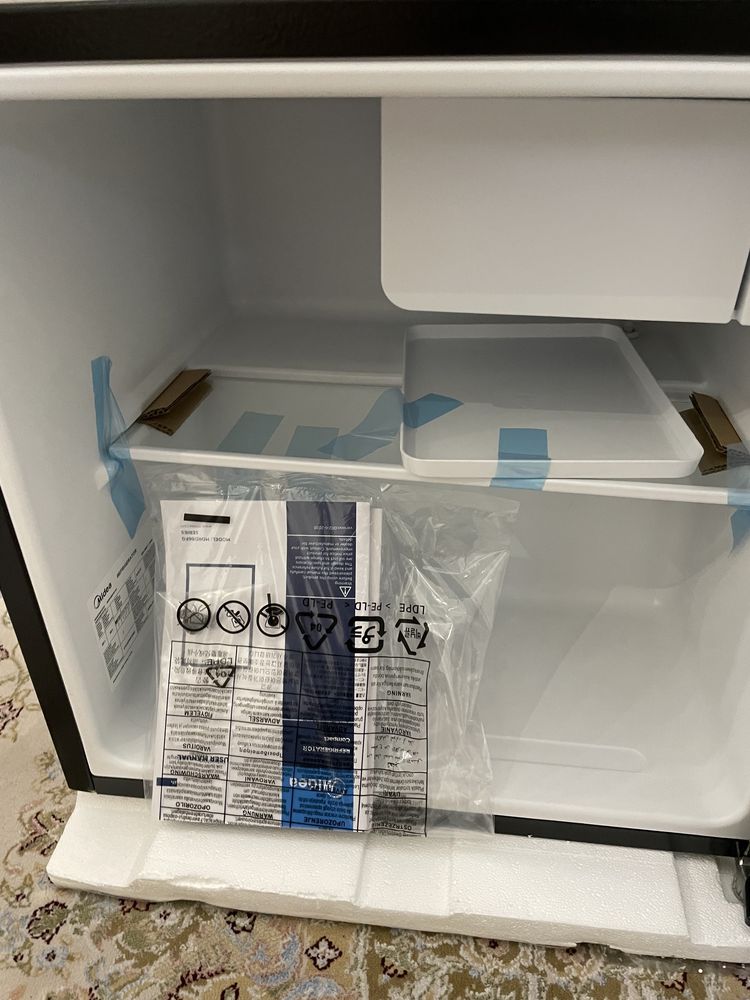 Холодильник Midea MDRD86FGF30