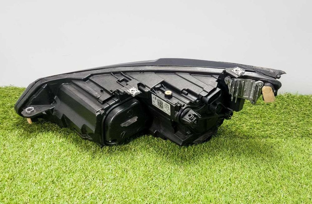 Фара передня ліва + права Volkswagen Golf 8 / Фольксваген Гольф 8