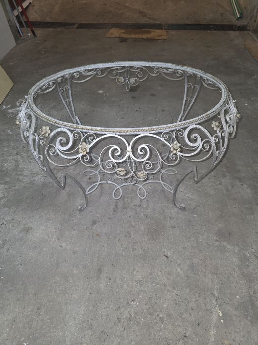 Mesa em ferro forjado