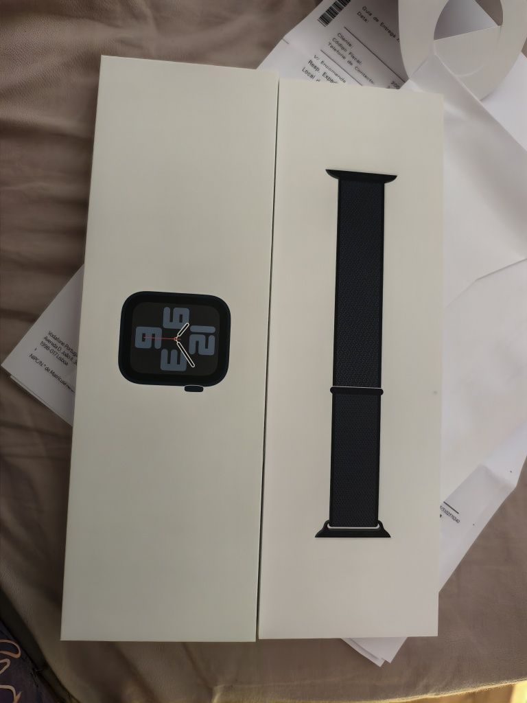 Smartwatch Apple Watch Series SE GPS 44mm Sport Loop garantia 2028