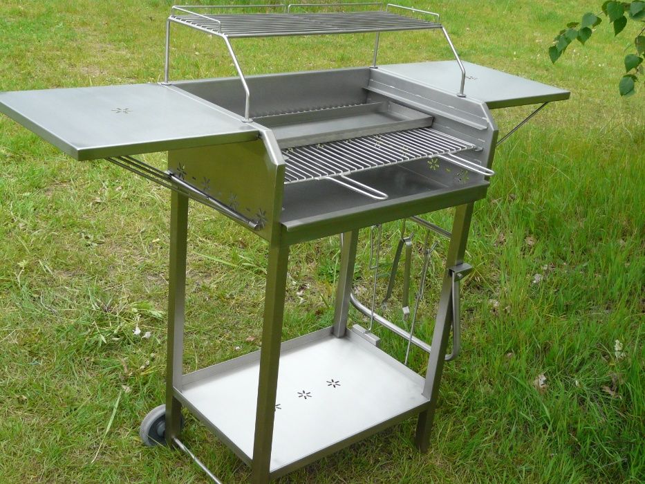 Grill nierdzewny z dwoma półkami