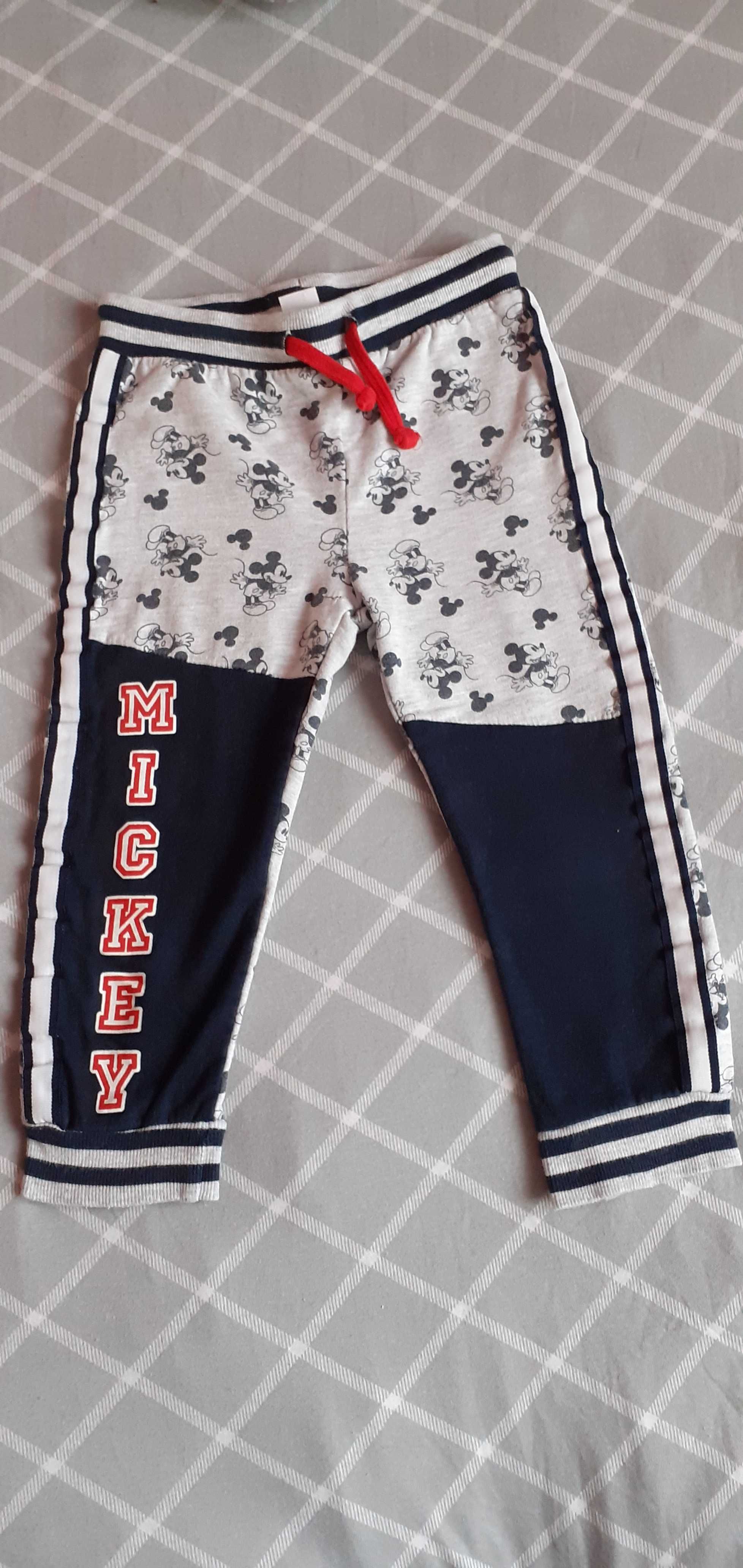 Bluza i spodenki Myszka Mickey dla chłopca rozmiar 98
