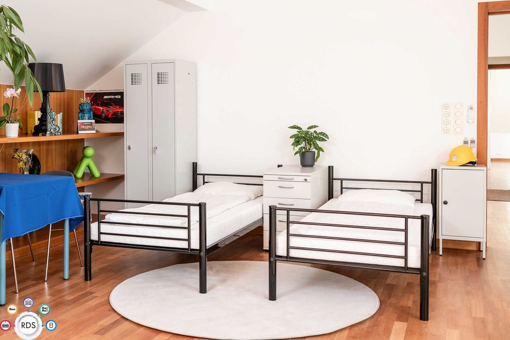 Łóżko metalowe pojedyncze z MATERACEM Łóżka WOJSKOWE hotelowe 90x200