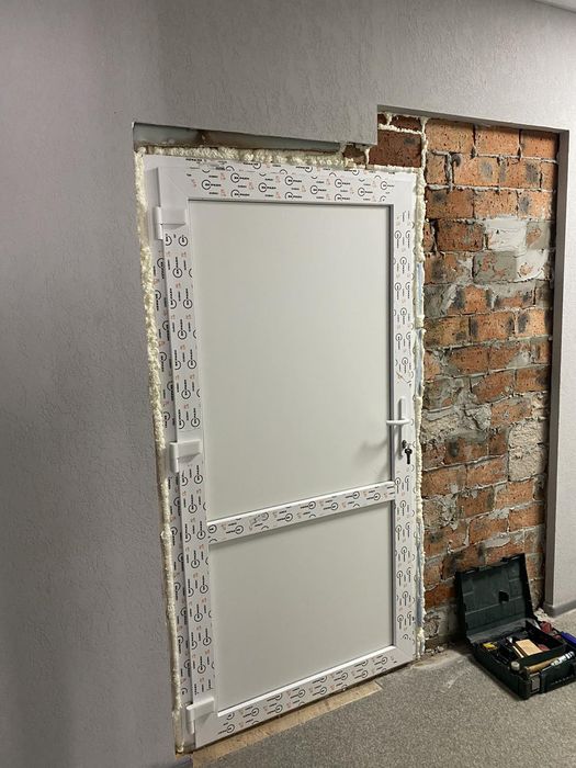 Вікна,  двері, балкони, веранди.