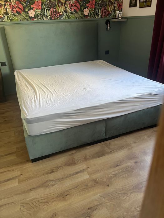Łóżko firmy Senpo w modnym szałwiowym kolorze
