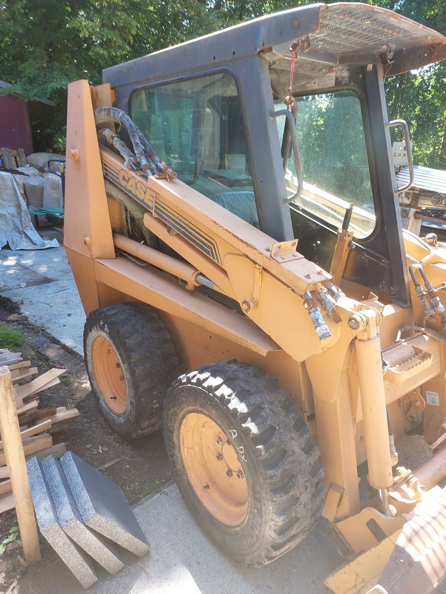 Miniładowarka CASE 1840 bobcat catepillar