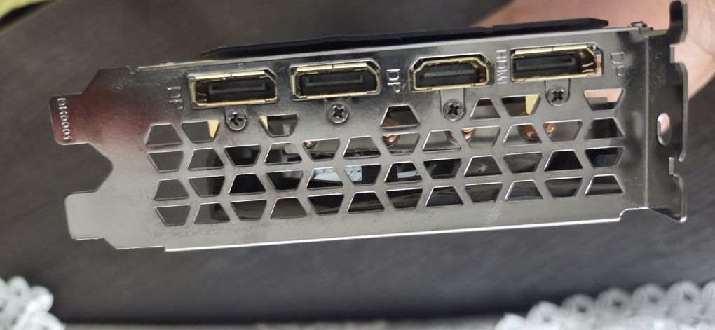 Karta graficzna gigabyte RTX 2060