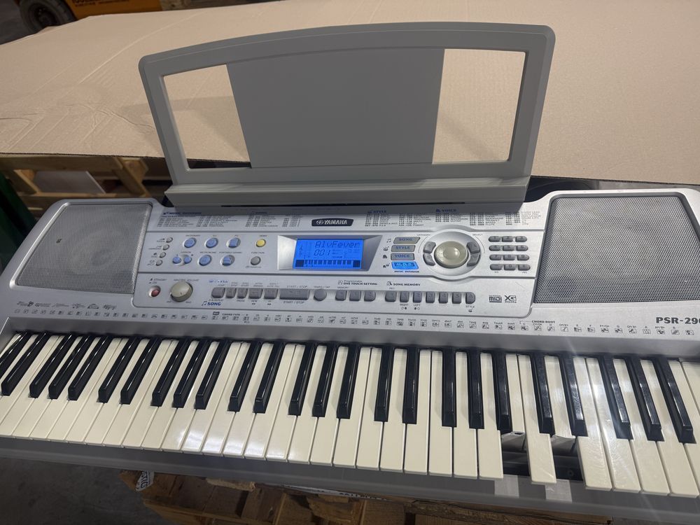 Sprzedam -YAMAHA PSR-290 keyboard