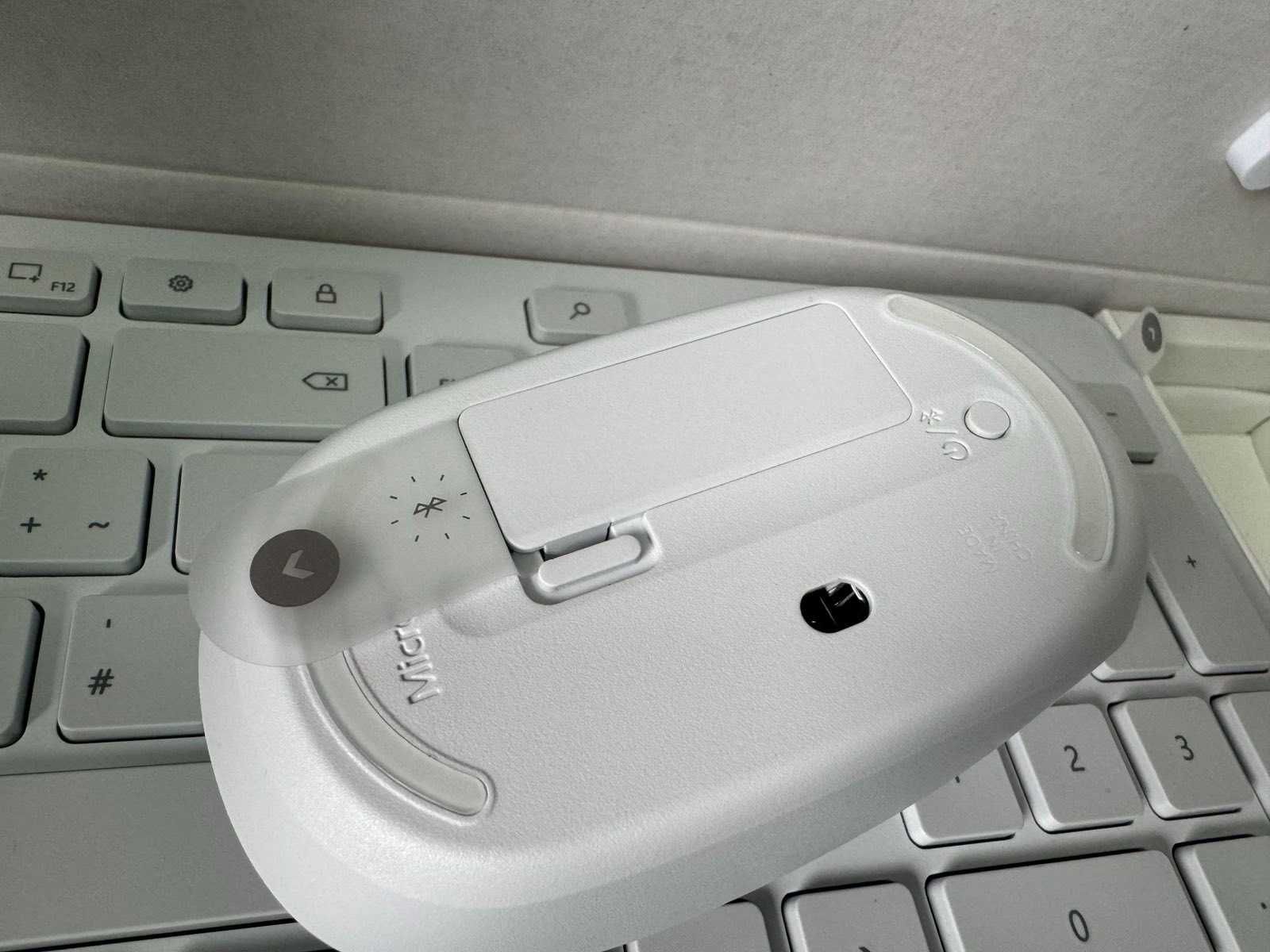Microsoft Wireless Bluetooth Keyboard and Mouse QHG-00036