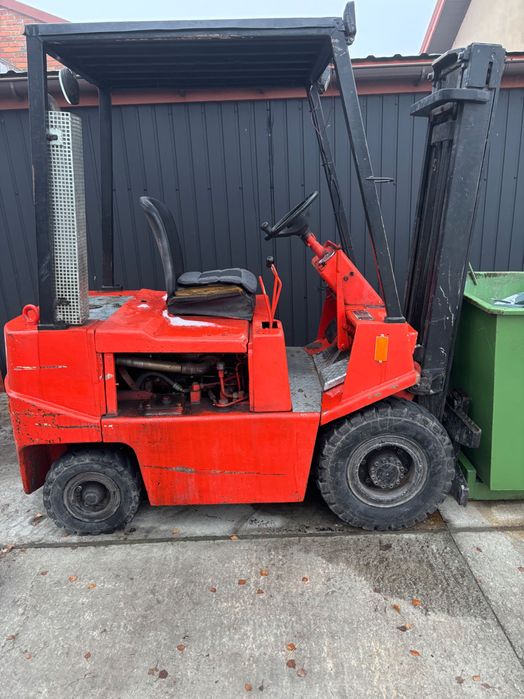 Wózek widlowy 4 cylindrowy