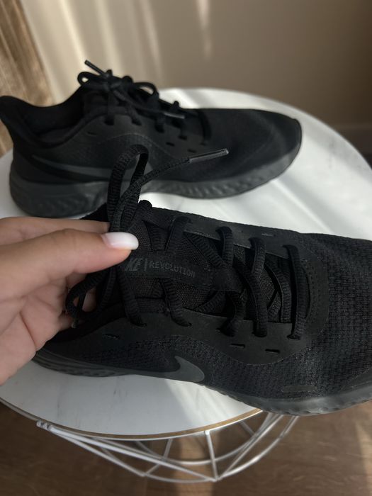 Кросівки Nike 38 розмір | чорні