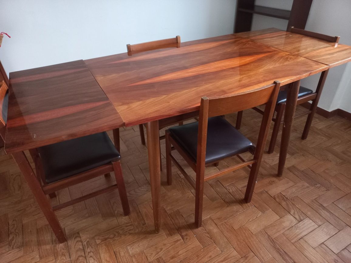 Mesa de jantar extensível