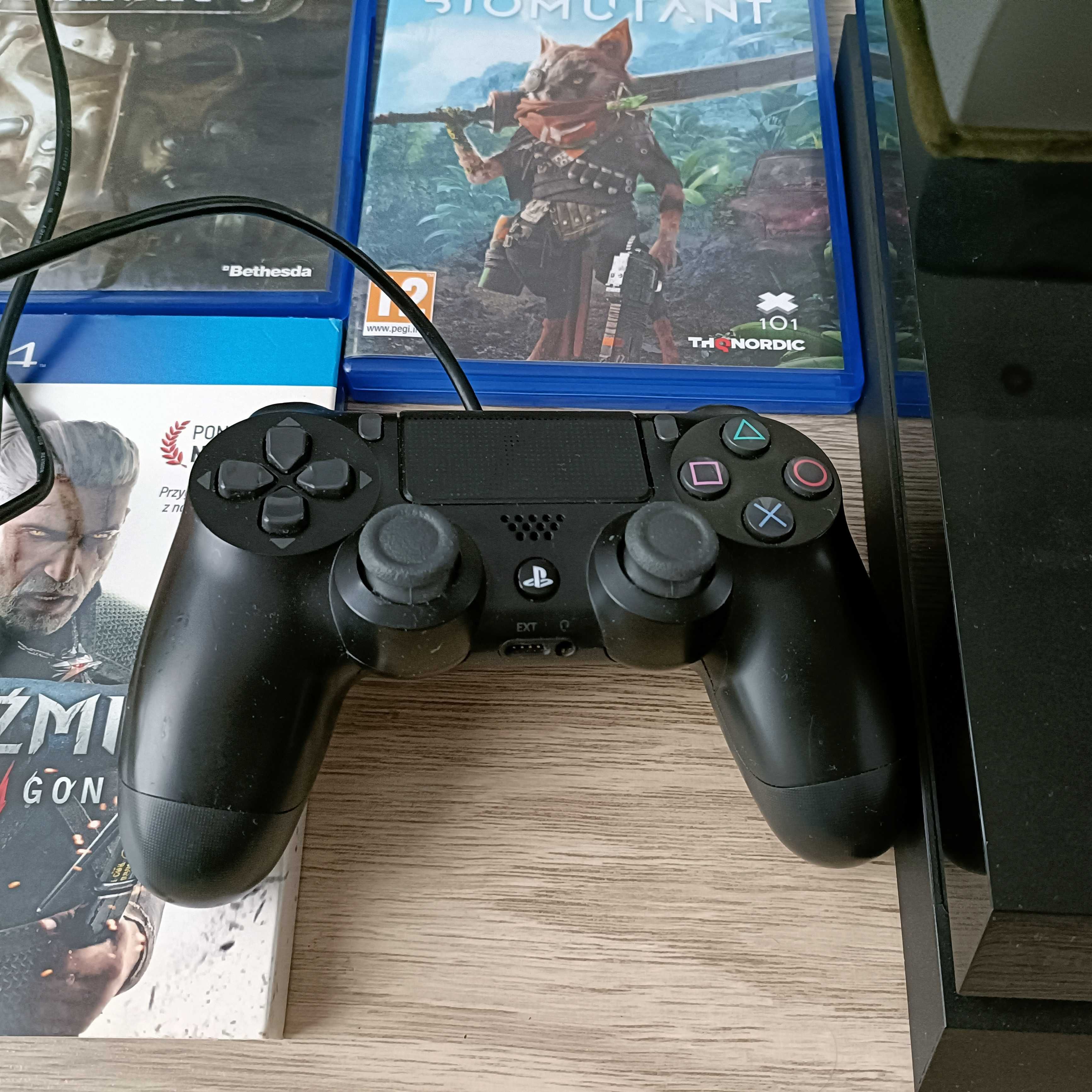 PS4 + gry bardzo dobry stan