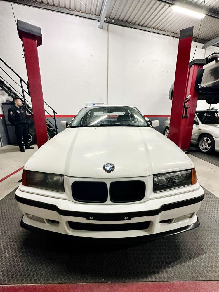 BMW E36 25i ( Motor 325i )