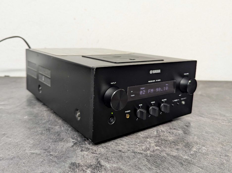 Компактний ресивер Yamaha R-840.  2 х 65 Watt.