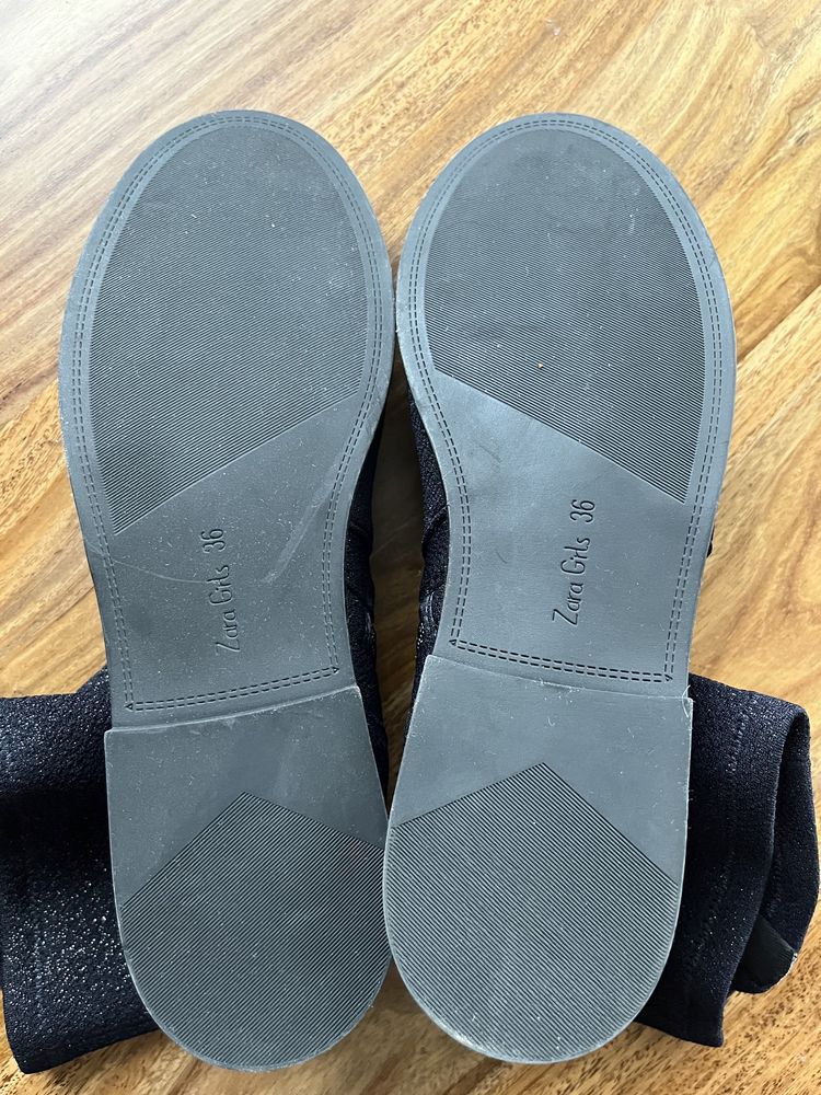 Zara buty brokatowo-granatowe za kostkę