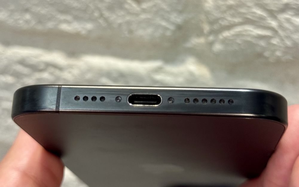 Apple iPhone 15 Pro Max 256Gb Black Titanium (MU773RX/A)