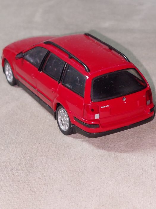 Miniatura VW Passat escala 1/43