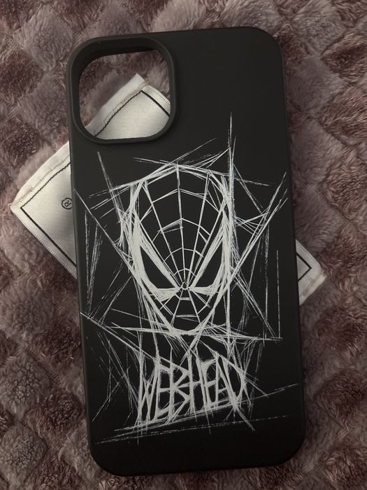 Etui plastikowe z Spiderman’em na iphone 15