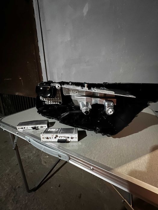 Фара Audi Q7 4M0 941 033b USA на запчастини ПРАВА