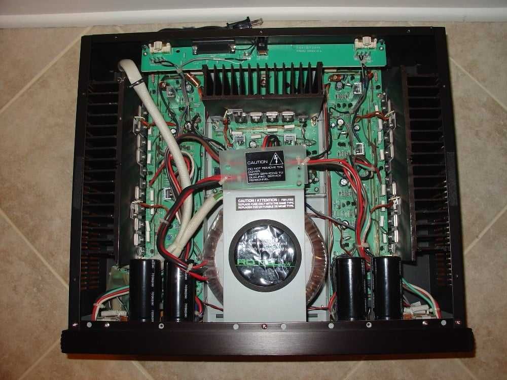 Amplificador de Potência Rotel RB-985 MK2
