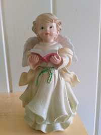 Figurka Aniołek z książką - dekoracja
