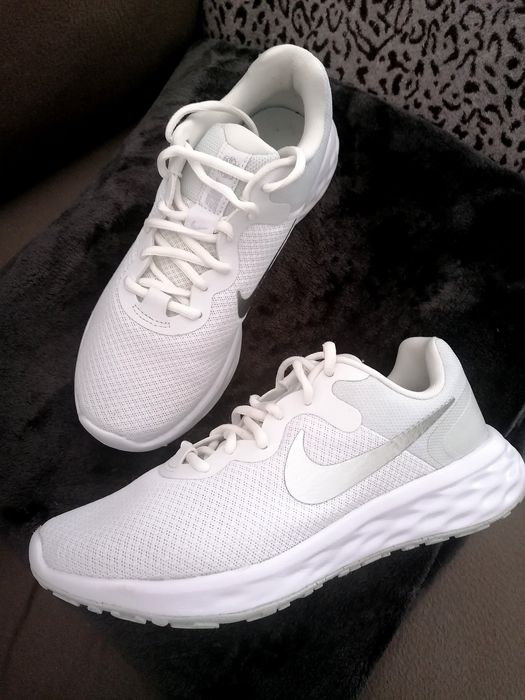 NIKE Revolution - Tamanho 38 (IMPECÁVEIS)