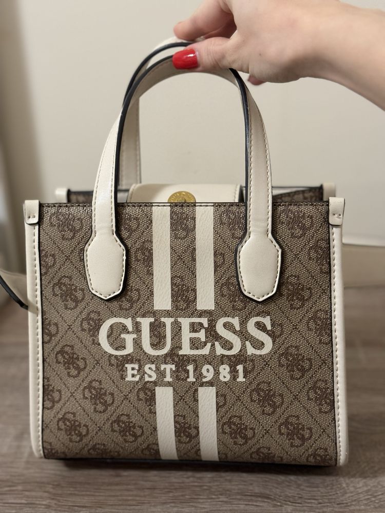 Сумка Guess