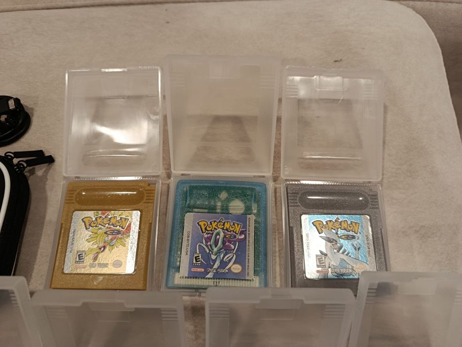Conjunto Gameboy Color Pokémon com 7 jogos Pokémon cabo link e bolsa